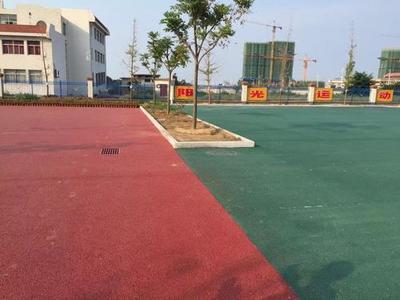 贵阳花溪区大学城透水地坪 生态与实用的完美结合
